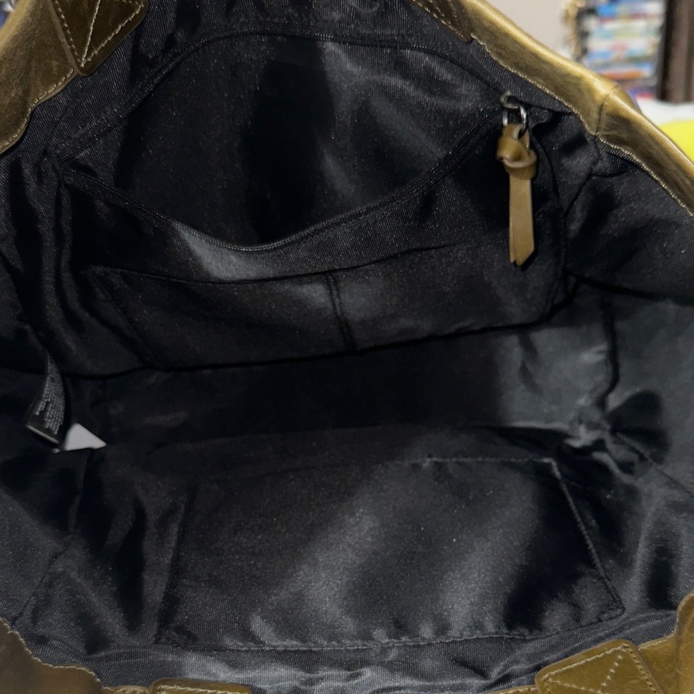 Botkier olive green huge leather tote gunmetal accents strap has botkier on it - Picture 7 of 14